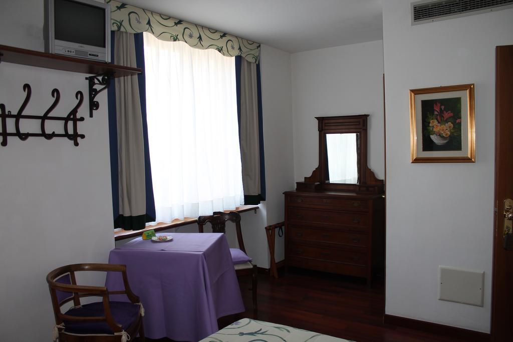 Hotel Centrale ベッラージョ エクステリア 写真